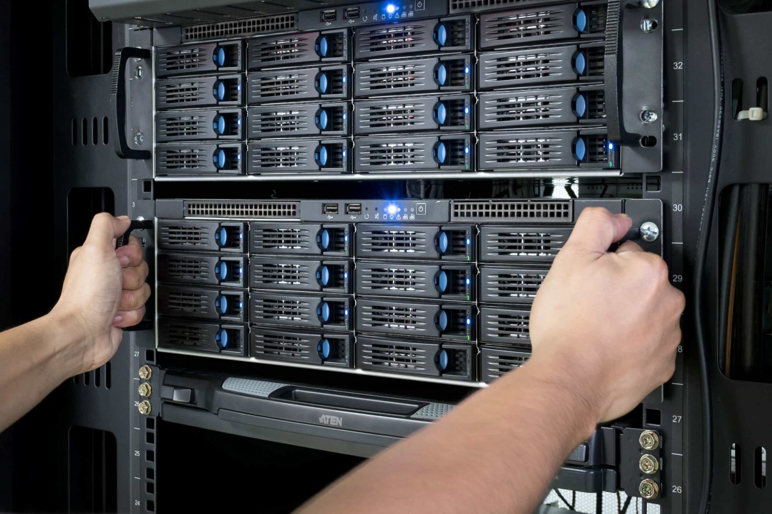 Приобретение и обслуживание серверного оборудования